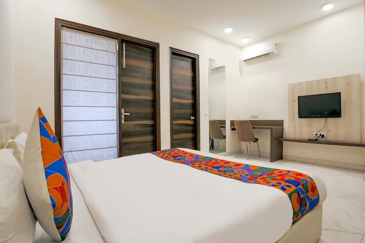 Fabhotel Ab Inn Huda City Center Гургаон Екстериор снимка