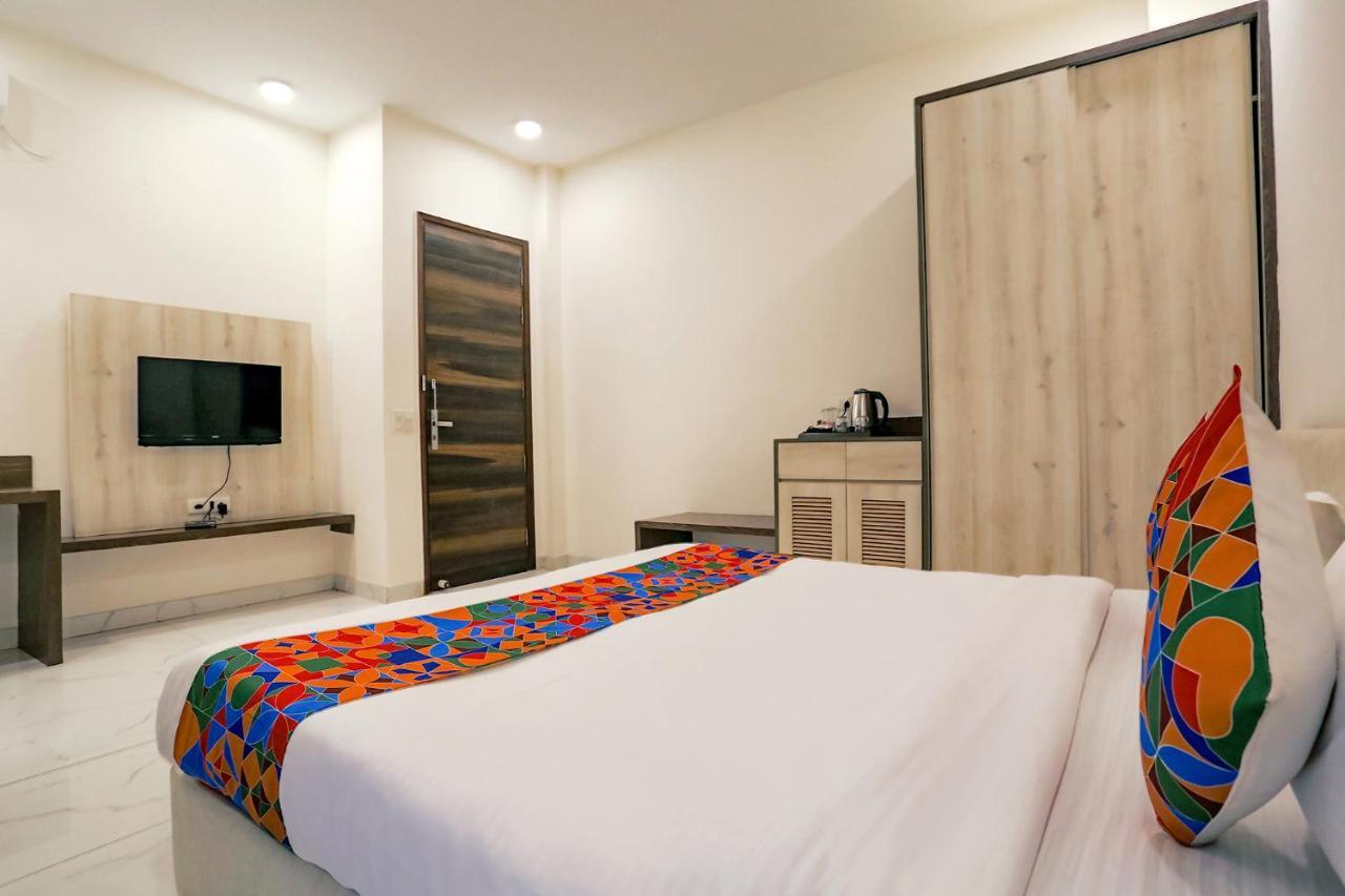 Fabhotel Ab Inn Huda City Center Гургаон Екстериор снимка