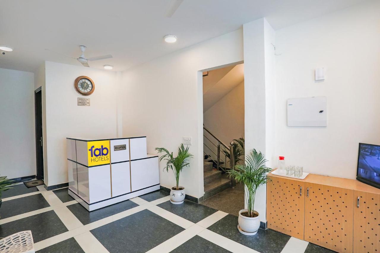 Fabhotel Ab Inn Huda City Center Гургаон Екстериор снимка