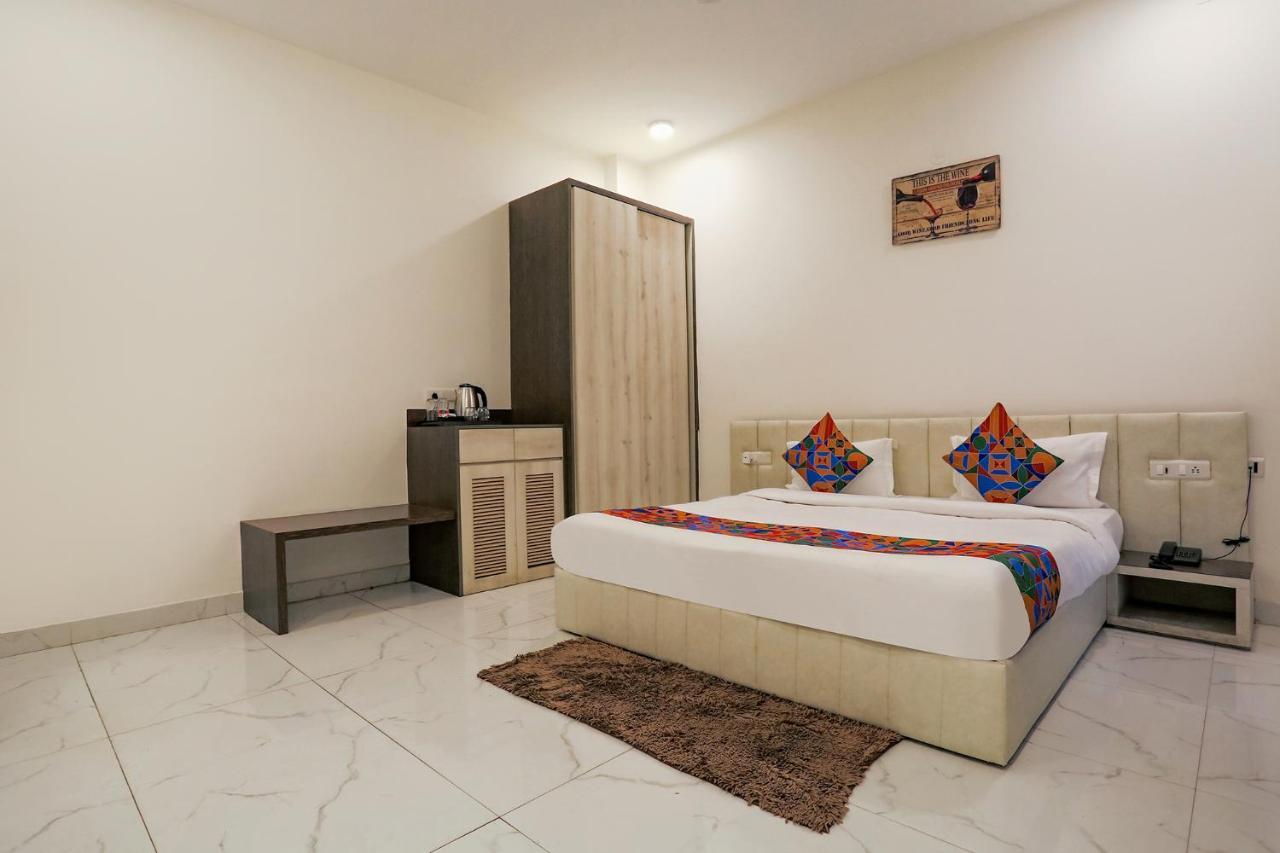 Fabhotel Ab Inn Huda City Center Гургаон Екстериор снимка