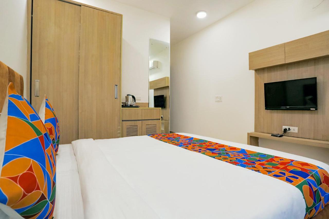 Fabhotel Ab Inn Huda City Center Гургаон Екстериор снимка